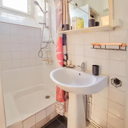 Centre De Valence Face A La Gare 公寓